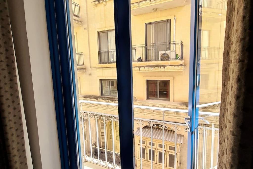 Cozy Inside.City & Beach Outside Lägenhet Sliema Exteriör bild