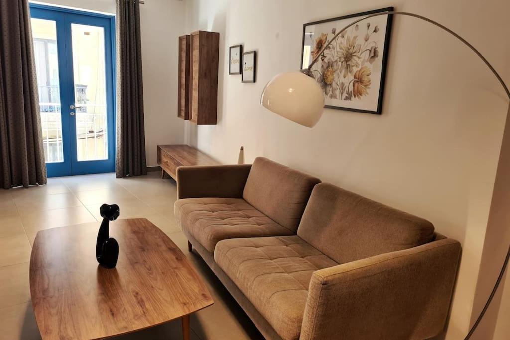 Cozy Inside.City & Beach Outside Lägenhet Sliema Exteriör bild